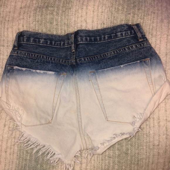 ACID WASH DISTRESS HIGH WAISTED SHORTS - Picture 3 of 6